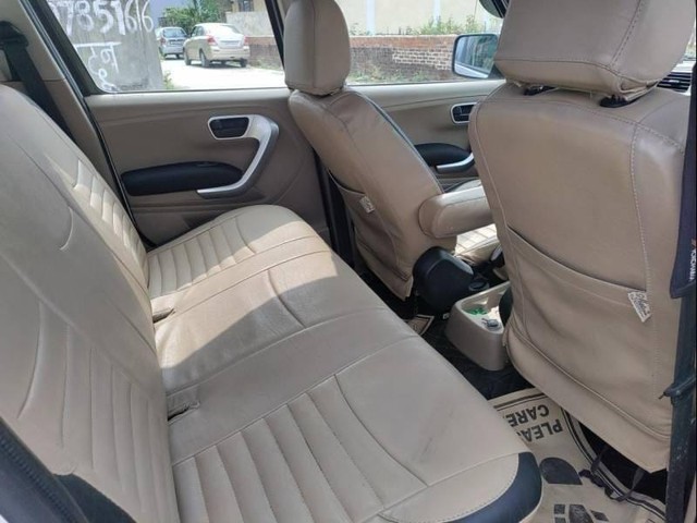 Second-hand 2018 Mahindra TUV 300 T10 for sale in Dehradun-5