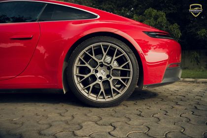 2025 Porsche 911 Carrera