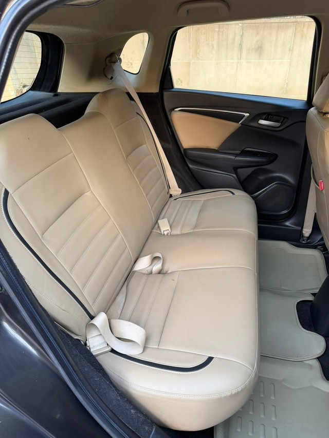 Second-hand 2016 Honda Jazz 1.2 V AT i VTEC for sale in New Delhi-8