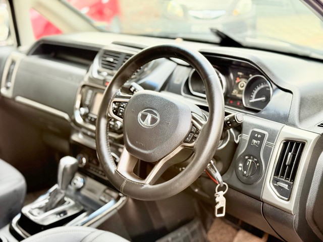 Second-hand 2017 Tata Hexa XTA for sale in Surat-11