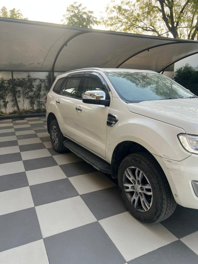 Ford Endeavour 3.2 Titanium AT 4X4 Second-hand 2016 Ford Endeavour 3.2 Titanium AT 4X4 for sale in New Delhi-5