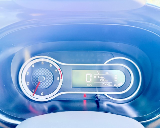 Second-hand 2020 Hyundai Grand i10 Nios AMT Sportz for sale in Surat-2