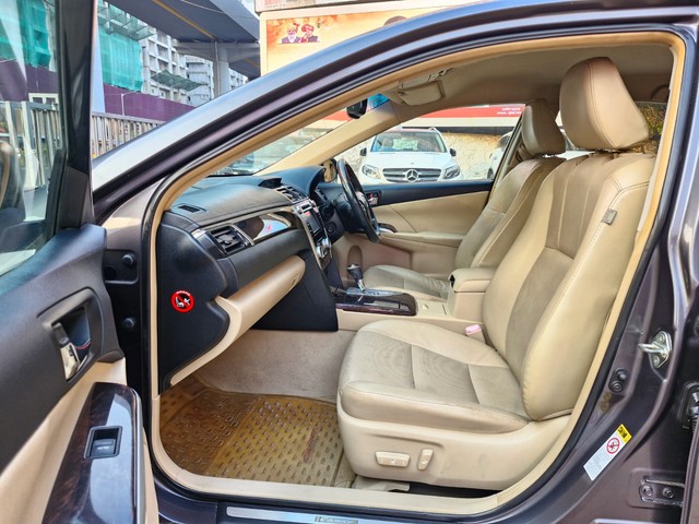 Second-hand 2014 Toyota Camry Hybrid for sale in Mumbai-8
