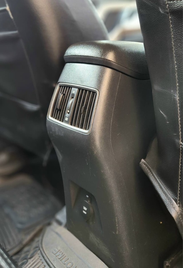 Second-hand 2015 Hyundai Creta 1.4 CRDi Base for sale in Surat-13