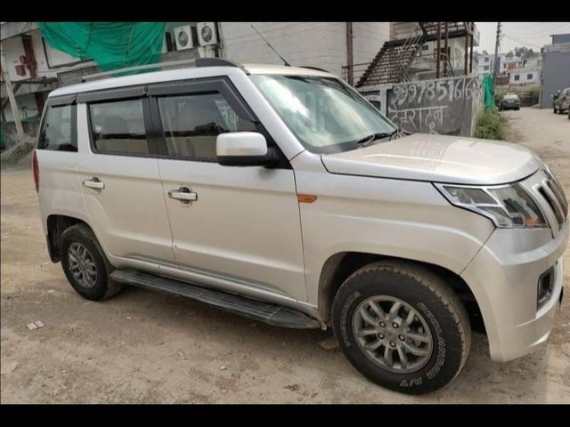 Second-hand 2018 Mahindra TUV 300 T10 for sale in Dehradun-3