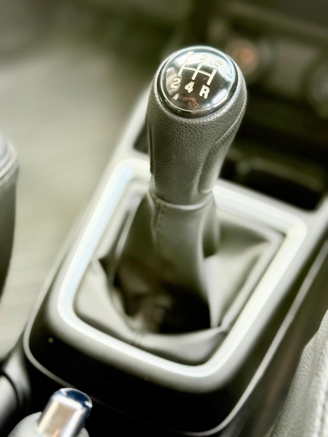 Second-hand 2023 Maruti Swift VXI for sale in Surat-15