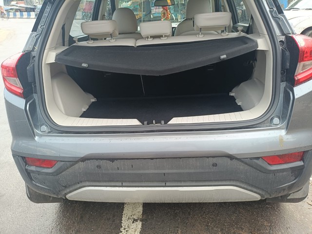 Second-hand 2021 Mahindra XUV300 W8 BSVI for sale in Kolkata-6