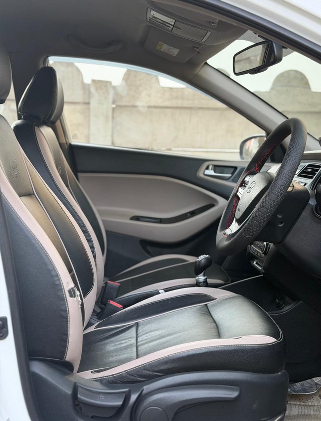 Hyundai i20 Asta 1.2 Second-hand 2015 Hyundai i20 Asta 1.2 for sale in Rajkot-11