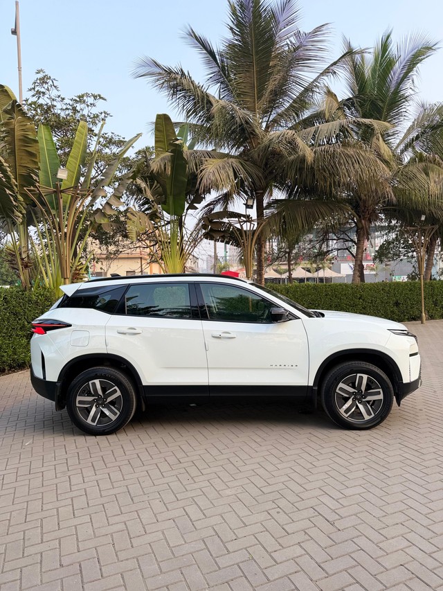 Second-hand 2024 Tata Harrier Adventure Plus AT for sale in Surat-8