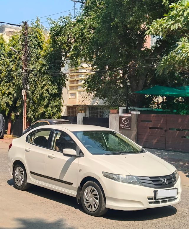 Honda City एस रेनफोर्स्ड Second-hand 2011 Honda City एस रेनफोर्स्ड for sale in Indore