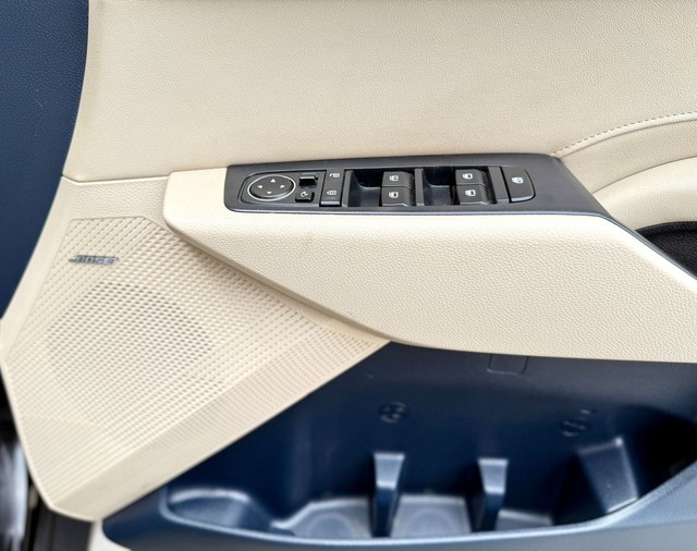 Second-hand 2022 Kia Carens Luxury Plus Diesel AT 6 STR BSVI for sale in Surat-11