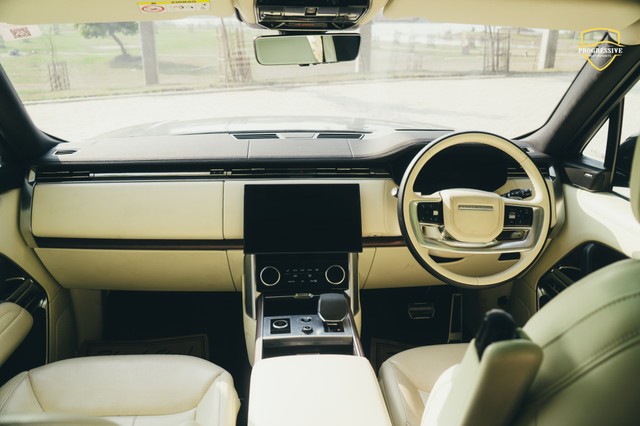 Second-hand 2024 Land Rover Range Rover 3.0 l Petrol LWB HSE for sale in New Delhi-8