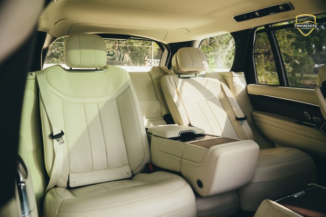 Second-hand 2024 Land Rover Range Rover 3.0 l Petrol LWB HSE for sale in New Delhi-14