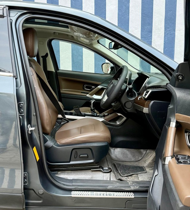 Second-hand 2020 Tata Harrier XZA Plus AT BSVI for sale in Surat-13