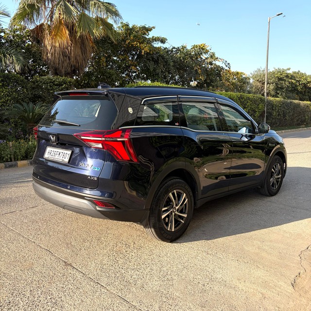 Second-hand 2024 Mahindra XUV700 AX5 5Str AT for sale in New Delhi-4