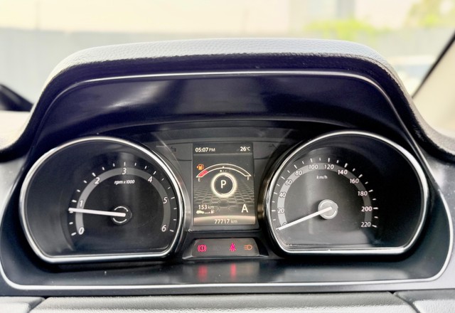 Second-hand 2017 Tata Hexa XTA for sale in Surat-9