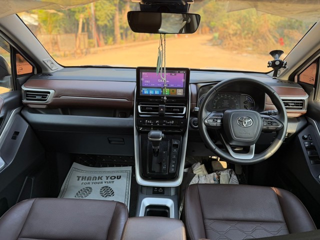Second-hand 2023 Toyota Innova Hycross ZX(O) Hybrid for sale in Mumbai-10