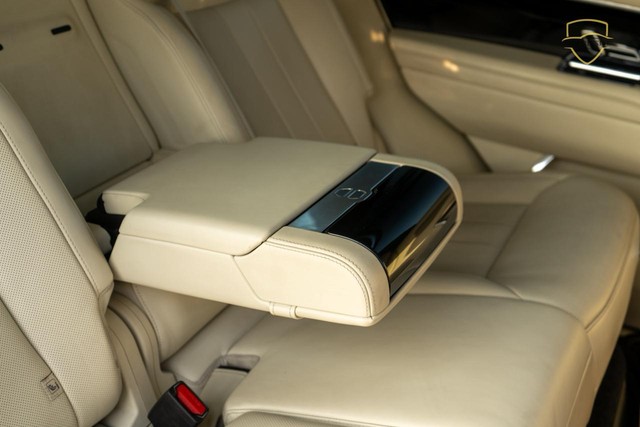 Second-hand 2023 Land Rover Range Rover 3.0 I Diesel LWB HSE for sale in New Delhi-9