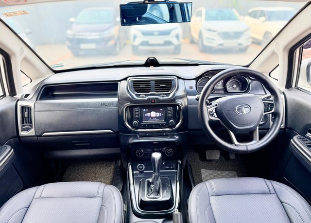 Second-hand 2017 Tata Hexa XTA for sale in Surat-17