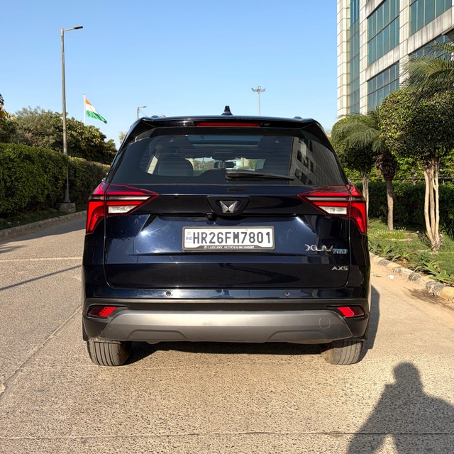 Second-hand 2024 Mahindra XUV700 AX5 5Str AT for sale in New Delhi-2