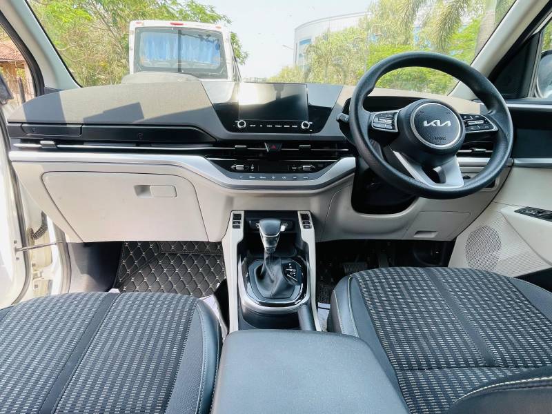 Buy Used Kia Carens Prestige Plus DCT BSVI of 2023 model @ 13,75,000 ...