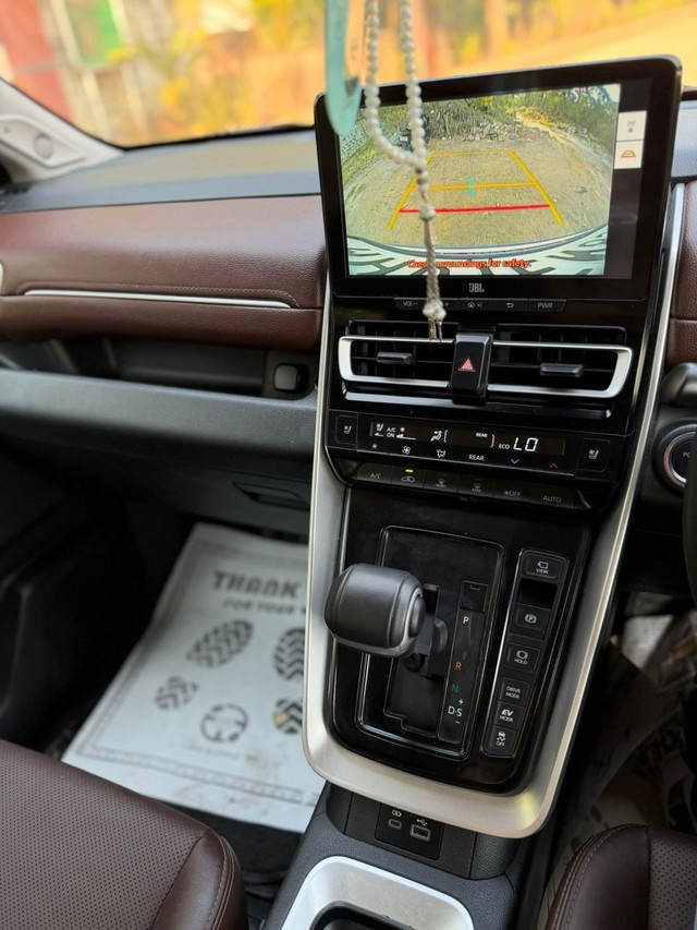 Second-hand 2023 Toyota Innova Hycross ZX(O) Hybrid for sale in Mumbai-8