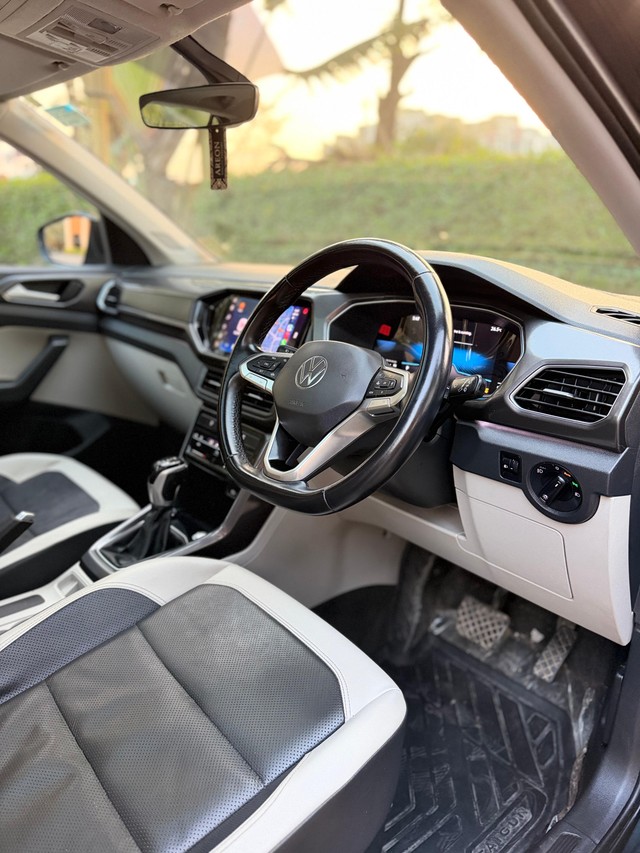 Second-hand 2022 Volkswagen Taigun 1.0 TSI Topline AT BSVI for sale in Surat-14