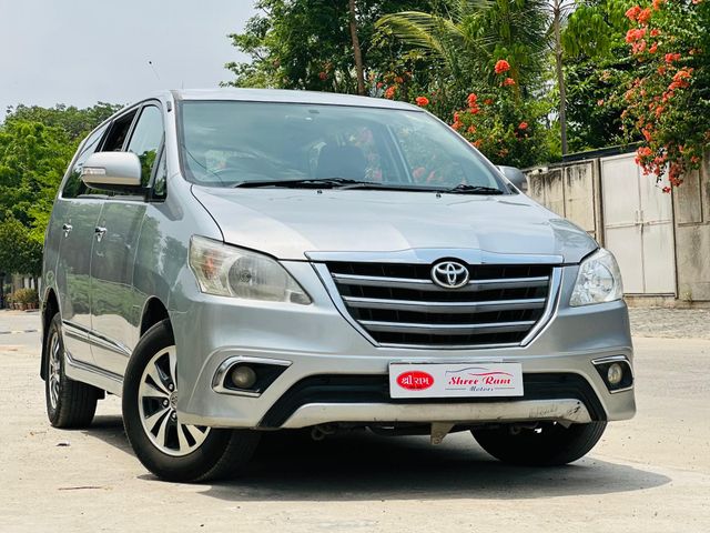 Toyota Innova 2.5 VX (Diesel) 8 Seater BS IV Second-hand 2015 Toyota Innova 2.5 VX (Diesel) 8 Seater BS IV for sale in Ahmedabad
