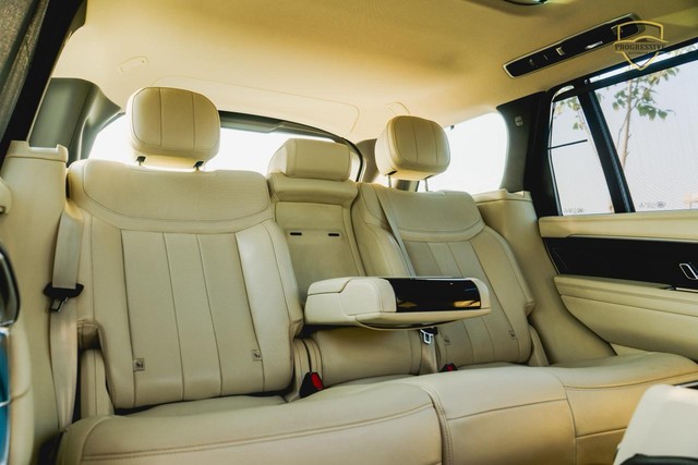 Second-hand 2023 Land Rover Range Rover 3.0 I Diesel LWB HSE for sale in New Delhi-3