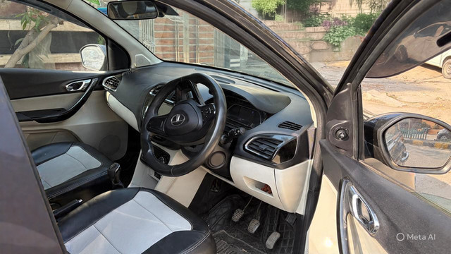 Second-hand 2022 Tata Tigor XZ Plus CNG BSVI for sale in New Delhi-7