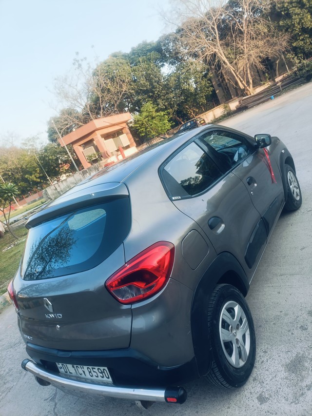 Second-hand 2017 Renault KWID 1.0 RXT for sale in Noida-11