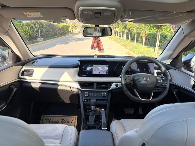 Second-hand 2024 Mahindra XUV700 AX5 5Str AT for sale in New Delhi-9