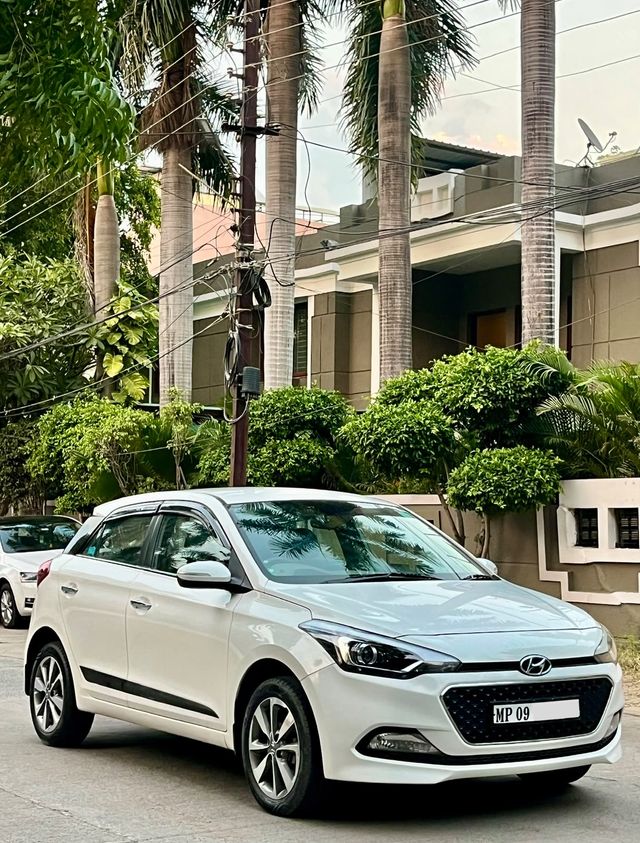 Hyundai i20 एस्टा ऑप्शन 1.2 Second-hand 2017 Hyundai i20 एस्टा ऑप्शन 1.2 for sale in Indore