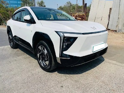 Mahindra XEV 9e Pack Three Select 11.2kw Charger