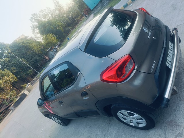 Second-hand 2017 Renault KWID 1.0 RXT for sale in Noida-14