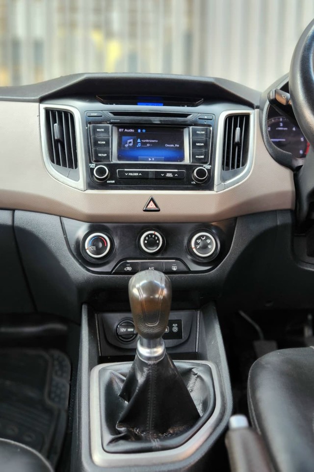 Second-hand 2015 Hyundai Creta 1.4 CRDi Base for sale in Surat-15