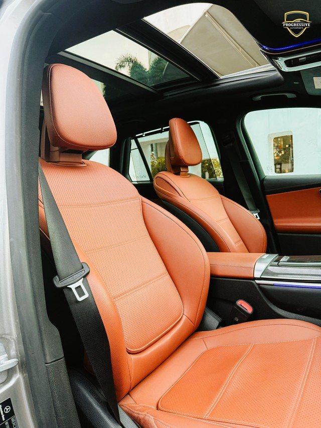 Second-hand 2024 Mercedes-Benz GLC 300 for sale in New Delhi-10