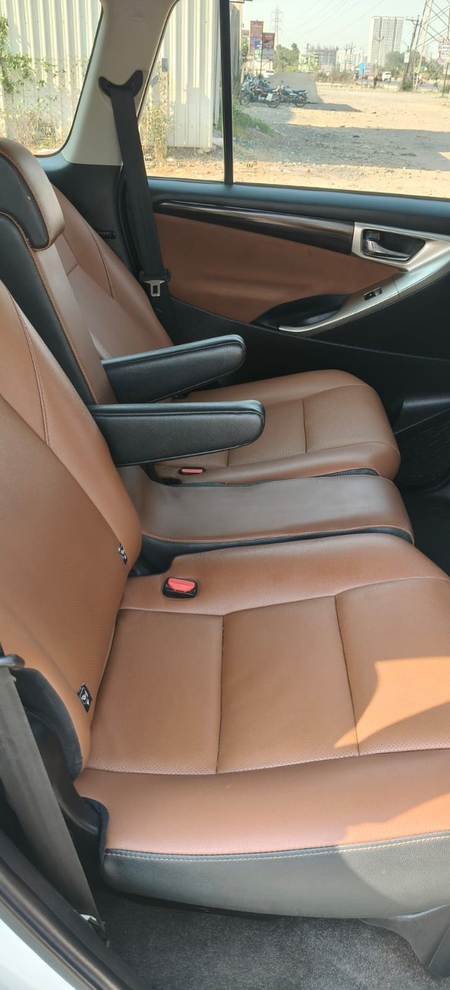 Toyota Innova Crysta 2.4 G MT Second-hand 2020 Toyota Innova Crysta 2.4 G MT for sale in Surat-8