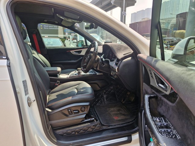 Second-hand 2016 Audi Q7 45 TDI Quattro Technology for sale in Mumbai-12