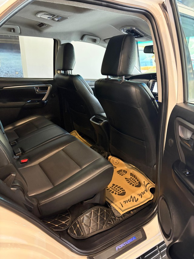 Toyota Fortuner 4X2 Diesel AT BSVI Second-hand 2021 Toyota Fortuner 4X2 Diesel AT BSVI for sale in New Delhi-3