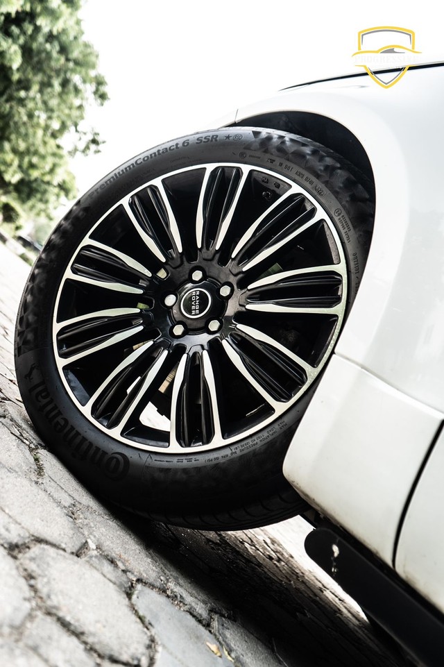 Second-hand 2020 Land Rover Range Rover Sport 2.0 Petrol SE for sale in New Delhi-5