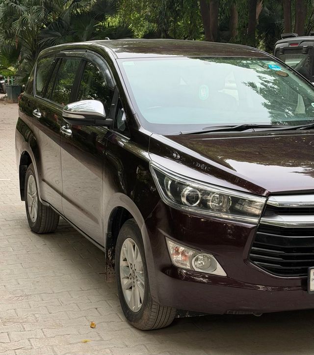 Toyota Innova Crysta 2.4 ZX MT BSIV Second-hand 2017 Toyota Innova Crysta 2.4 ZX MT BSIV for sale in New Delhi