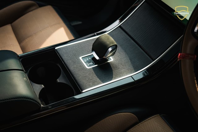 Second-hand 2024 Land Rover Range Rover Velar Dynamic HSE for sale in New Delhi-9