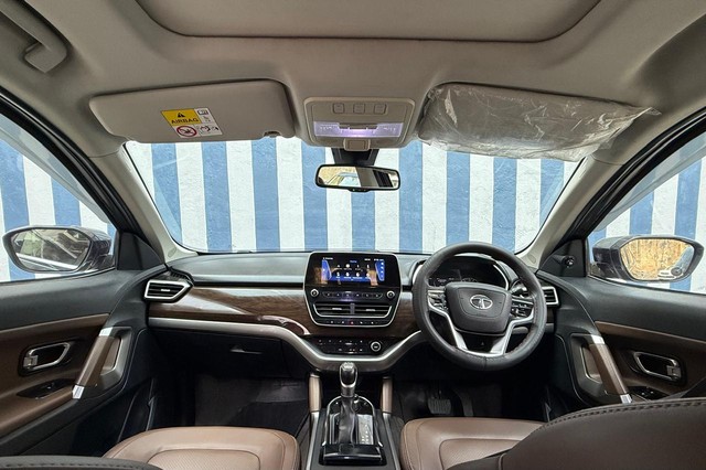 Second-hand 2020 Tata Harrier XZA Plus AT BSVI for sale in Surat-11