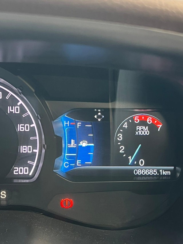 Ford Endeavour 3.2 Titanium AT 4X4 Second-hand 2016 Ford Endeavour 3.2 Titanium AT 4X4 for sale in New Delhi-4