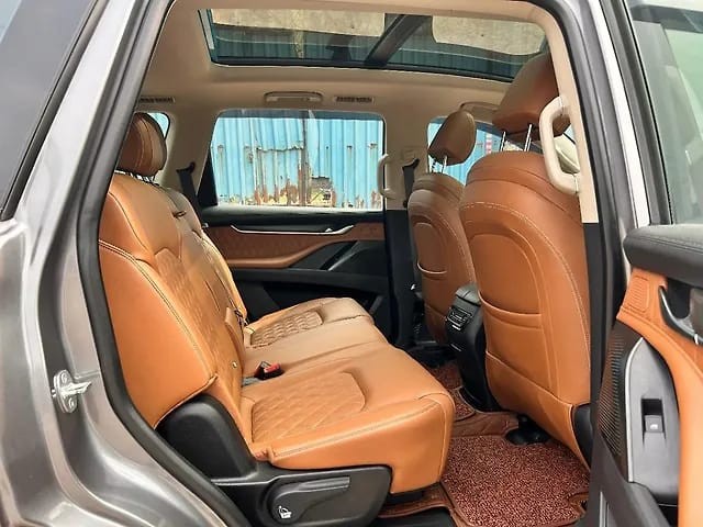 Second-hand 2023 MG Gloster Savvy 4x2 7Str for sale in Mumbai-11