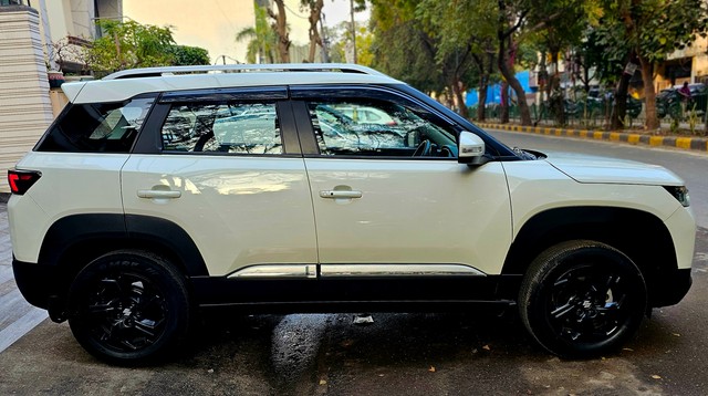 Second-hand 2023 Maruti Suzuki Brezza Zxi AT for sale in New Delhi-1