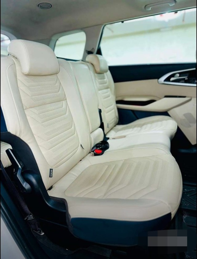 Kia Carens Luxury Plus Turbo DCT 2022-2023 Second-hand 2022 Kia Carens Luxury Plus Turbo DCT 2022-2023 for sale in Chennai-4