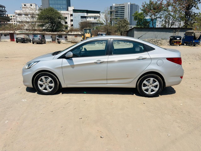 Second-hand 2013 Hyundai Verna 1.6 VTVT for sale in Pune-3
