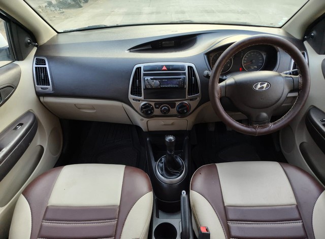 Second-hand 2012 Hyundai i20 Magna for sale in Mumbai-6